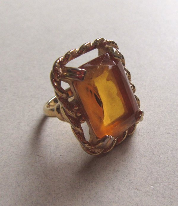 Vintage Sarah Coventry Ring Wild Honey Signed Jewelry