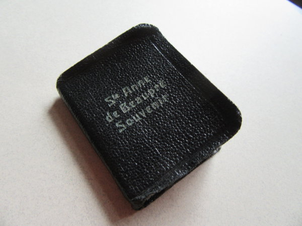 1957 ST ANNE DE BEAUPRE MINI POCKET PRAYER & DEVOTIONS BOOK-IN ENGLISH