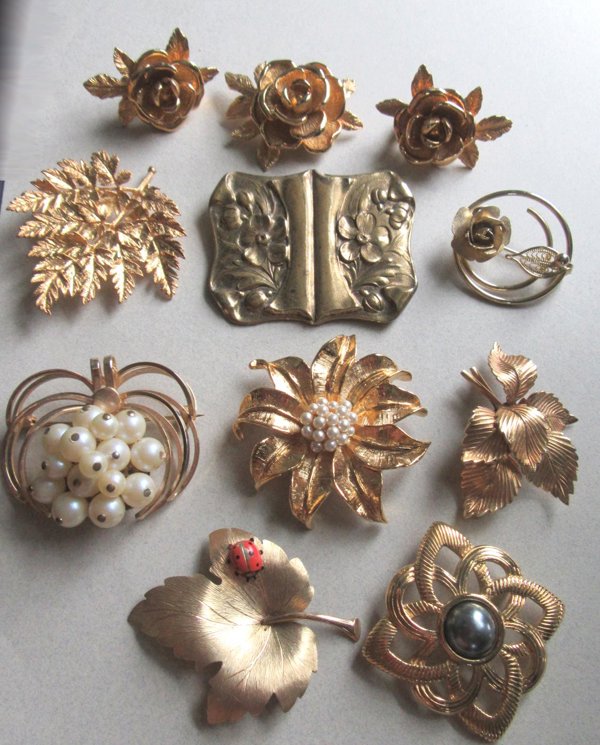 Vintage Pin Lot Lisner Krementz Sarah Coventry Brooches