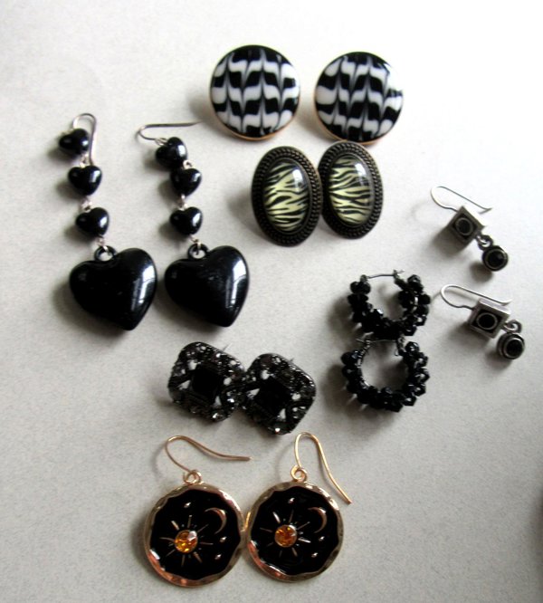 1980's and Up Earrings Lot 