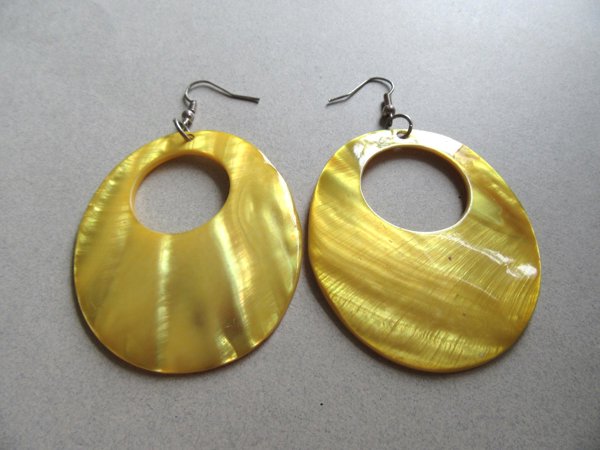 1980's Genuine Shell  Pierced Earrings 