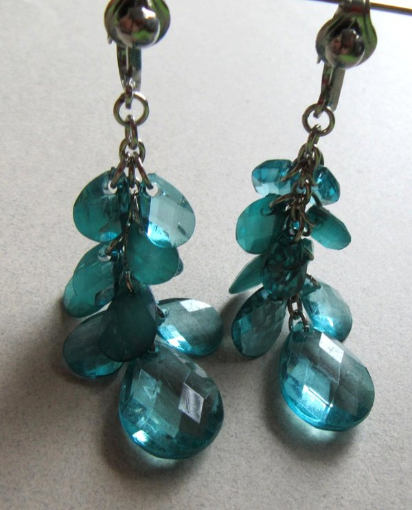 Vintage 1960's Mod Blue Lucite Earrings 