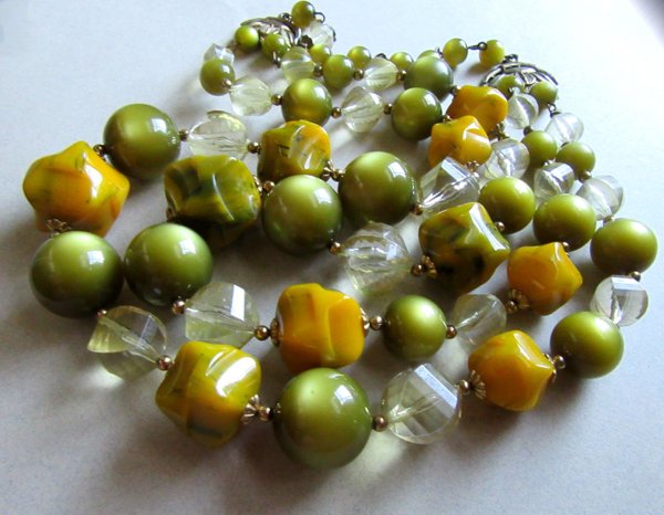 Vintage Bakelite And Lucite Necklace  1950's Jewelry