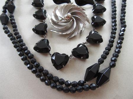 Vintage And Up Jewelry Lot Necklace Pin Earrings