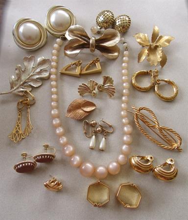 Vintage Jewelry Lot Earrings Pins Moon Glow Choker Necklace Barrette Gold Stone