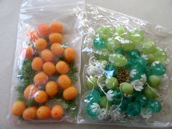 Vintage Pineapple and Flower Beads Lot Jewelry Making 