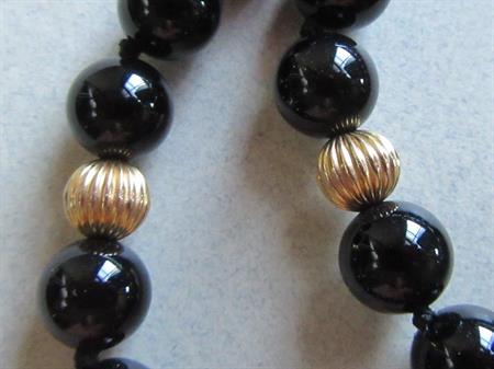 1980's Genuine Black Onyx Necklace 14k Gold Beads Fine Jewelry
