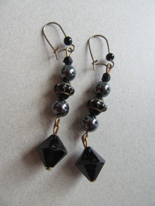 Vintage Black Glass Hematite Dangle Earrings 