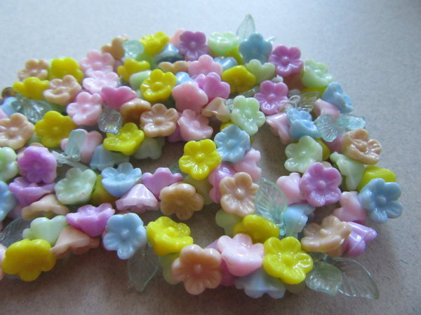 1960's Flower Leaves Beads Lot Jewelry Supplies Crafting