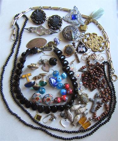 Vintage and Up Jewelry Parts Lot Destash Glass Beads and Doo Dads Repurposing Harvest
