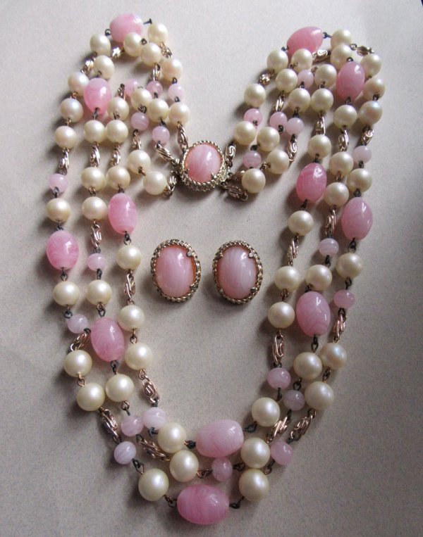 1950's  Pink Glass Faux Pearls Set Vintage Jewelry