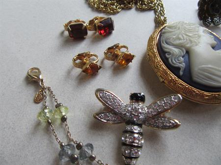 Vintage and Up Jewelry Lot 