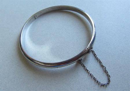 Vintage Sterling Silver Hinged Bangle Bracelet 925 6.4 Grams Fine Jewelry