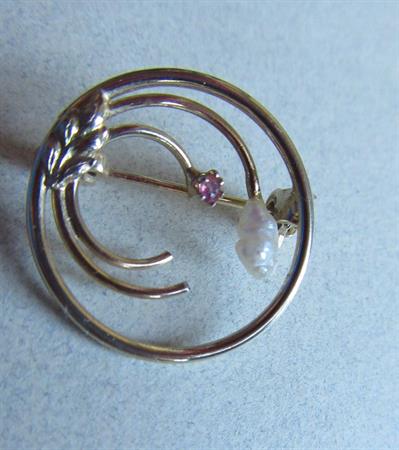 Vintage Genuine Pearl and Ruby Pin 