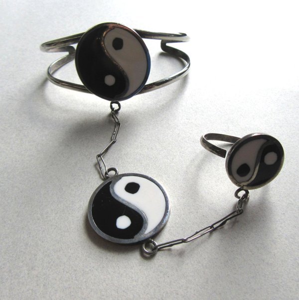 Vintage Ying Yang  Alpaca Mexico Slave Cuff Bracelet Ring Namaste 