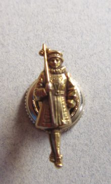 Beefeater Lapel Pin 1/10th 10K Gold