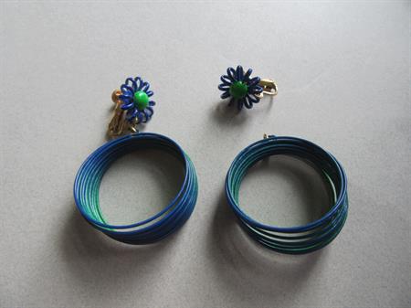 Vintage Vendome Mod Earrings Just Needs Small Ring Signed Jewelry