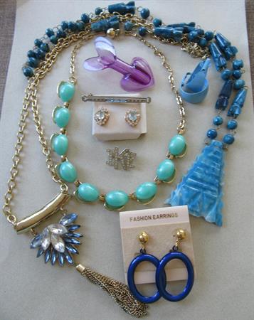 Vintage and Up  Jewelry Lot Stone Tiki Necklace Lucite Rhinestone Rarrings Florapn