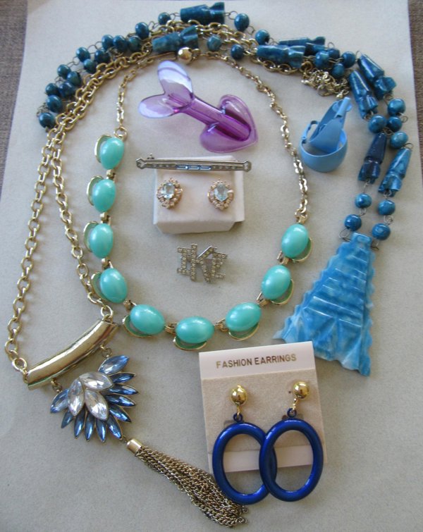 Vintage and Up Jewelry Lot