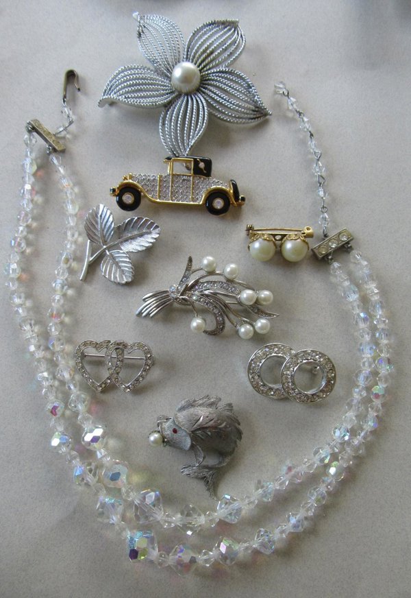 Vintage And Up Jewelry Lot Crystal Beads Rhinestone Pins JJ 