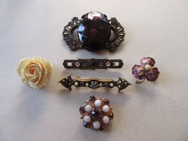 Vintage and Up Jewelry Lot 