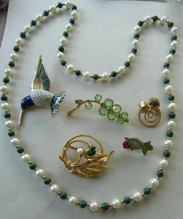 Vintage and Up Jewelry Lot Rhinestone Hummingbird Pin Jade 