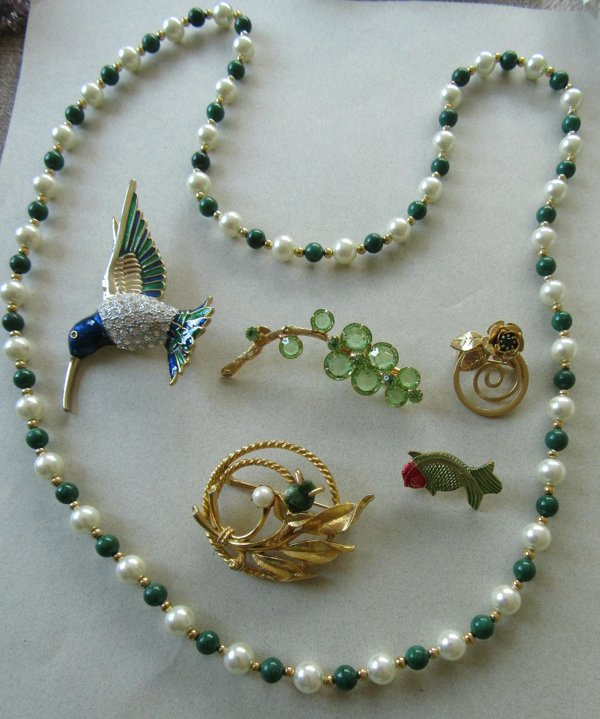 Vintage and Up Jewelry Lot Jade Pearl