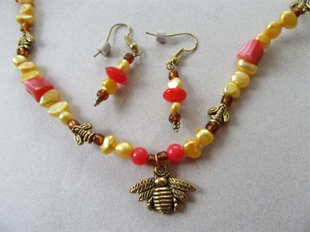 Genuine Fresh Water Pearl Bees Necklace Pierced Earrings Set Destash Repurpose