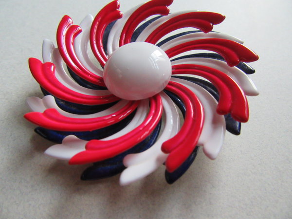 Vintage Mod Metal Pinwheel Pin Red White Blue