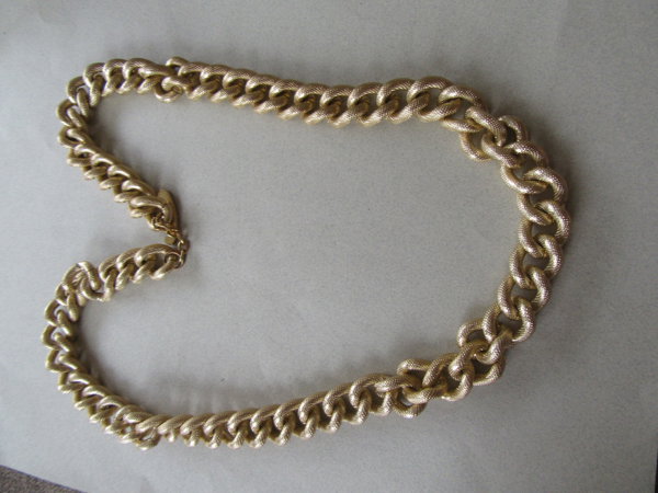 Avon Large Textured Gold  Link Chain Vintage Jewelry