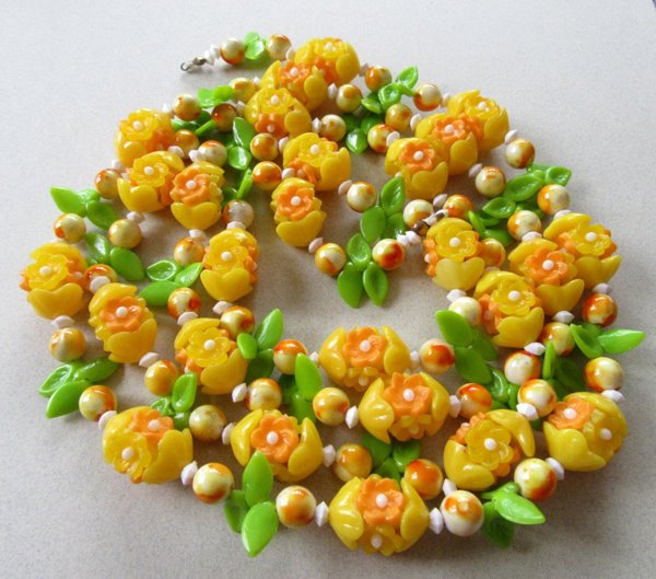 1960's Flower Beads Needs Clasp OR Restring Jewelry Making
