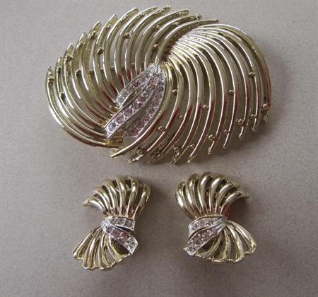1950's Rhinestone Pin Set Vintage Jewelry