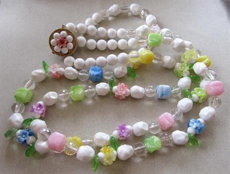 Vintage Fruit Salad Lucite Flower Higbees 1950's Necklace