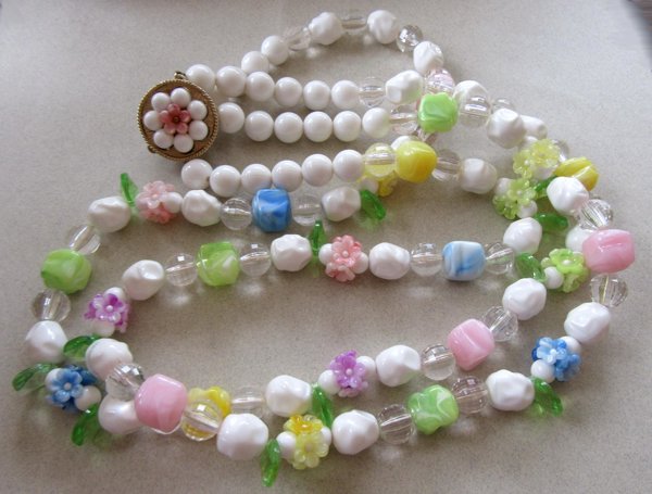 Vintage Fruit Salad Lucite Flower Higbees 1950's Necklace