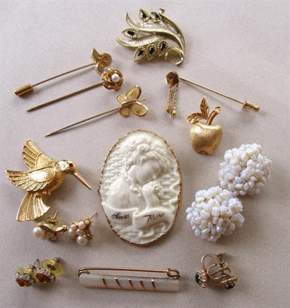 Vintage Jewelry Lot Glass Earrings Pins Mother Hummingbird