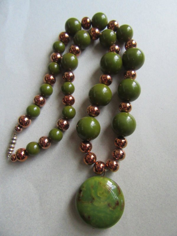 Bakelite Pendant Necklace Copper Beads Restrung