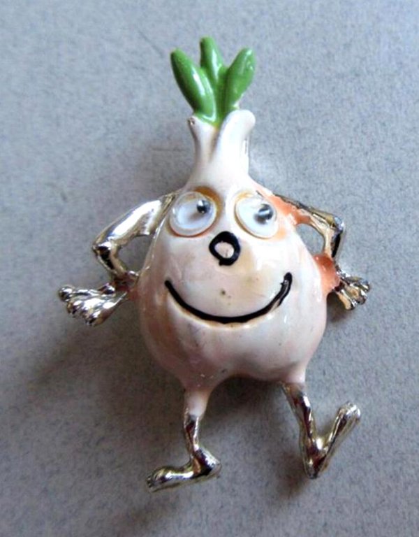 Anthropomorphic Onion Pin Google Eyes Vintage Jewelry