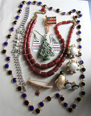 Vintage Jewelry Lot Necklaces Pins Brooches