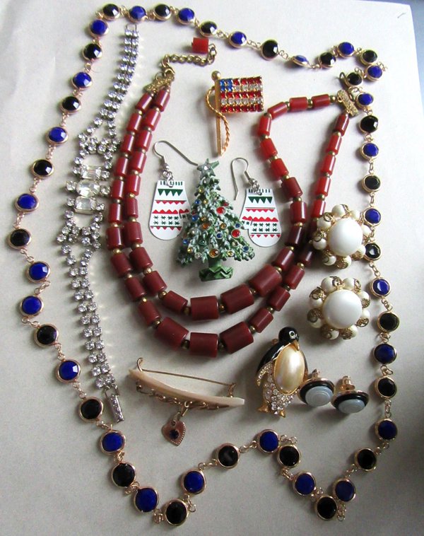 Vintage Jewelry Lot Necklaces Pins Brooches