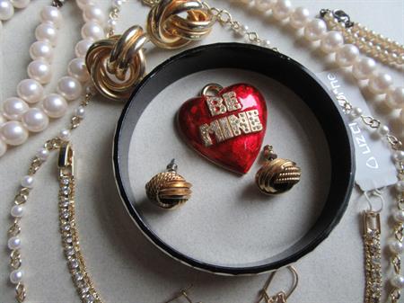 Vintage Jewelry Lot Necklaces and More