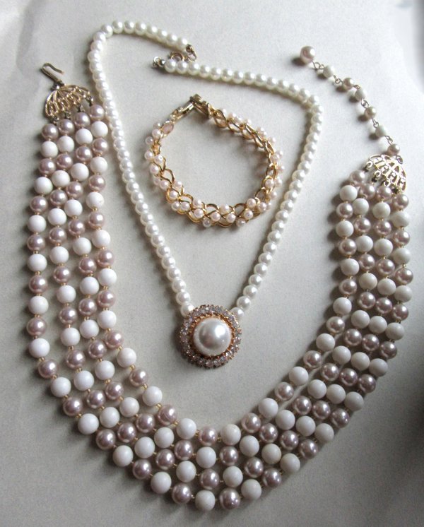 Vintage Faux Pearl Necklaces Lot