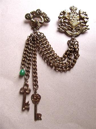 Lions Providentiae Memor Chatelaine Dangle Keys Charm Jacket Pin