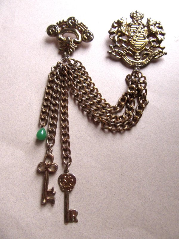 Lions Providentiae Memor Chatelaine Dangle Keys Charm Jacket Pin