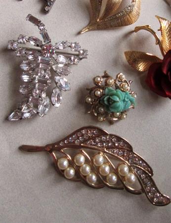 Vintage Jewelry Lot Pins Brooches Some Signed
