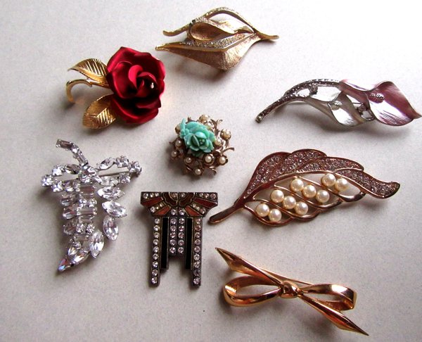 Vintage Jewelry Lot Pins Brooches Some Signed