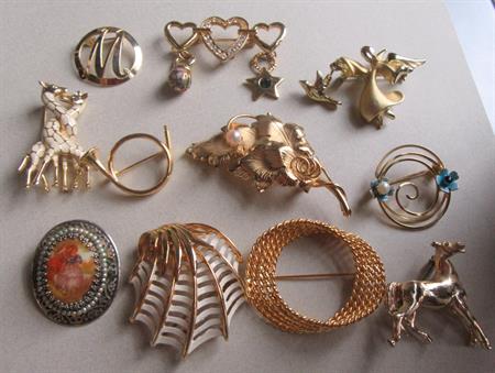 Vintage 1960's -'80's Pin Lot Brooche sMonet