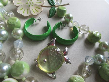Vintage Green Jewelry Lot Glass Necklace Earrings Pin