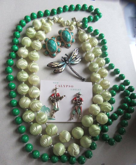 Vintage Green Jewelry Lot Necklaces Pin Set
