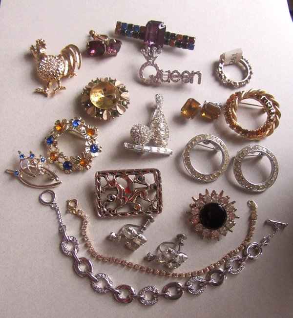 vintage Rhinestone Pin Brooch Lot Earrings 