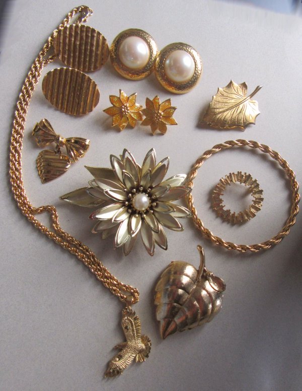 Vintage Jewelry Lot Avon Perfume Pin Earrings